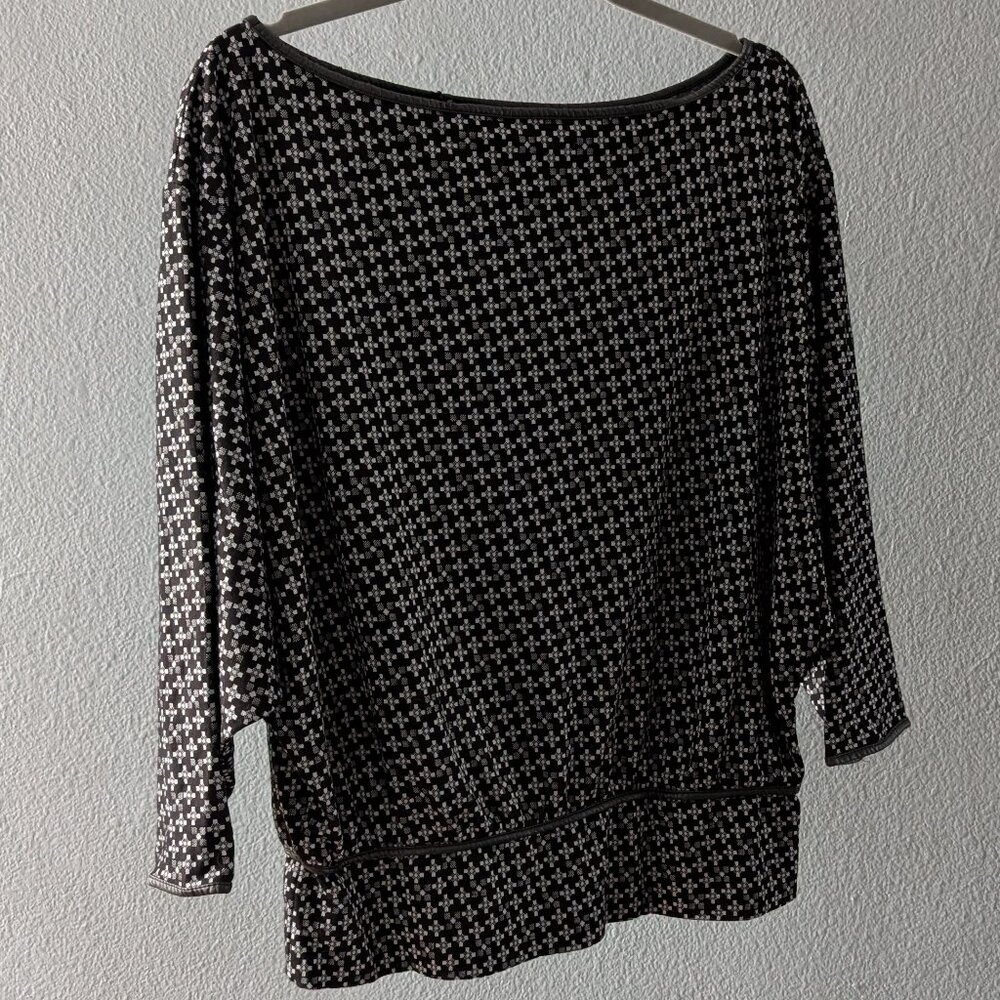 Max Studios Black and White Boatneck Batwing Blouse Sz M